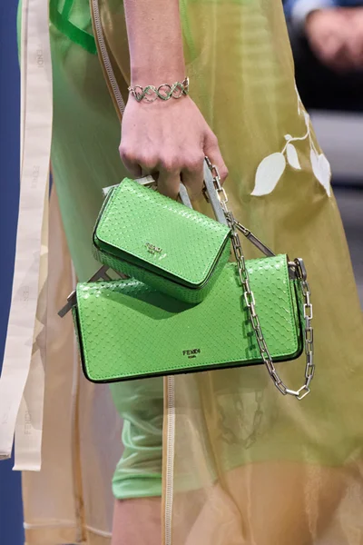 Look 43